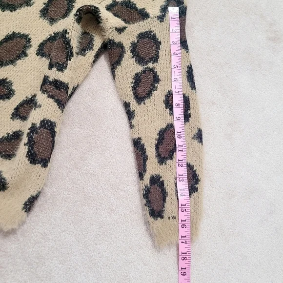 Altar’d State Leopard Print Fuzzy Sweater Size S/M Tan Brown Oversized Soft Knit - Picture 10 of 13